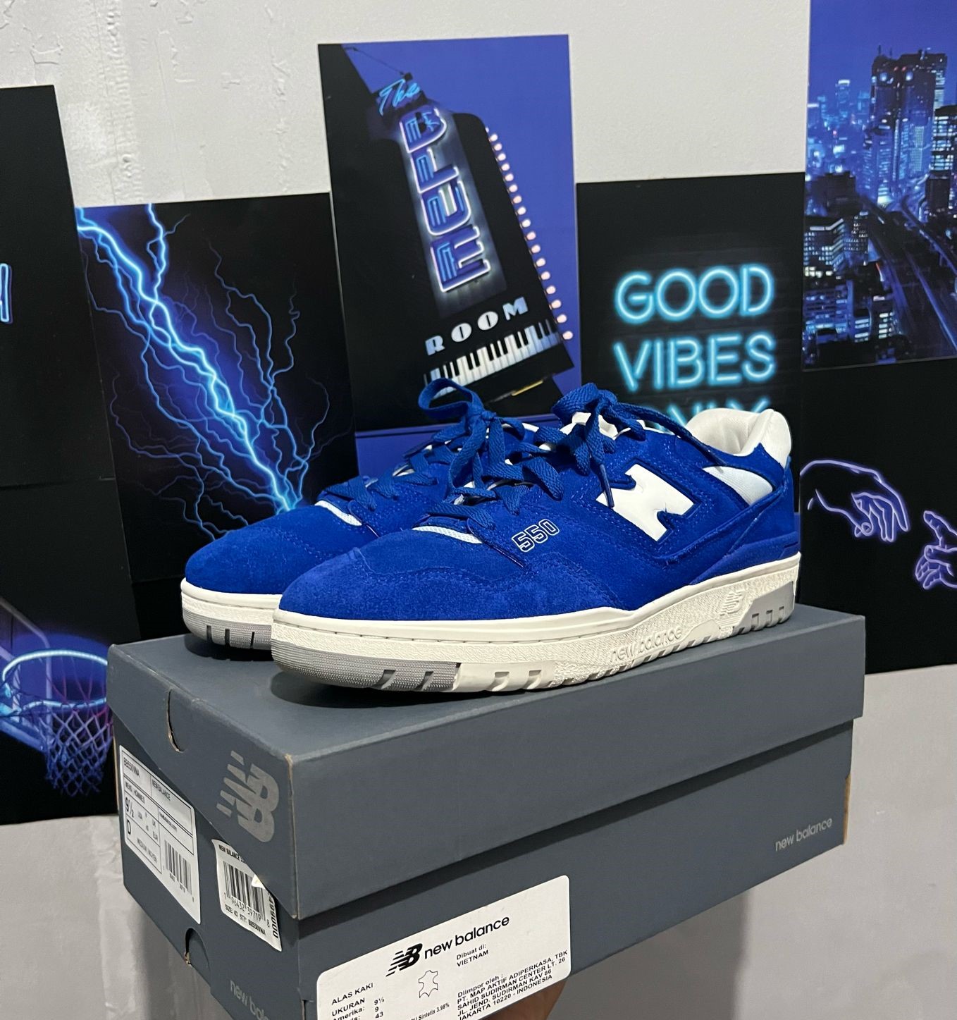 Gambar Produk Nb 550 Suede Pack Team Royal